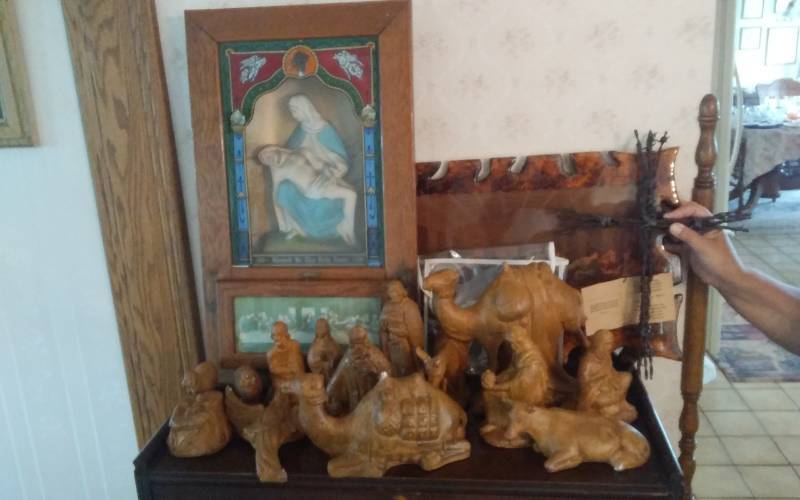 lot 25 image: Religious Pictures, Barbed Wire Cross, Nativity Set (Chalkware)