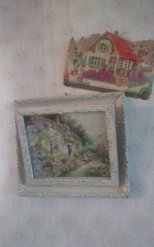 lot 29 image: 4-Piece Vintage Wall Decor (Pair Of Pictures, Wall Mag Rack, Pressed Paper Ad)