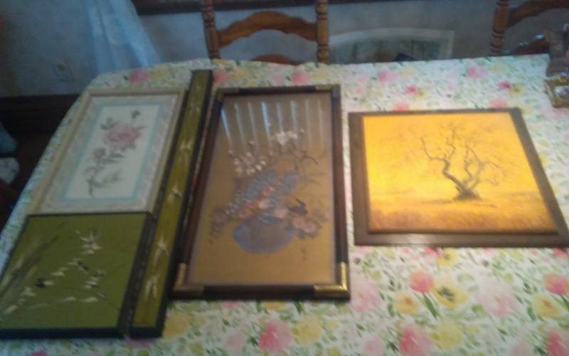 lot 34 image: Lot Of Wall Decor (Some Asian Art, Oakvick-Mpls)