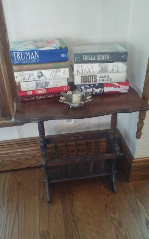 lot 45 image: Vintage Magazine RackSide Table, Includes Lot Of Assorted Books