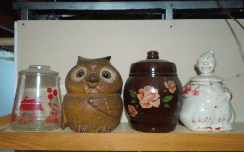 lot 54 image: 4-Cookie Jars