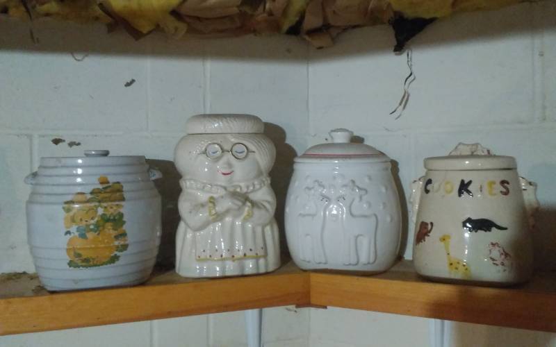 lot 56 image: 4-Cookie Jars