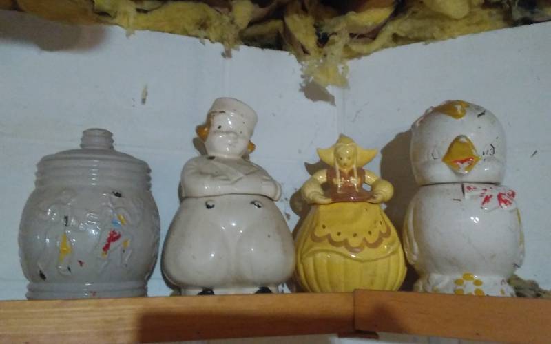lot 57 image: 4-Cookie Jars