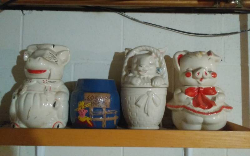 lot 59 image: 4-Cookie Jars