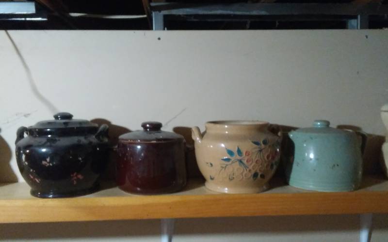 lot 63 image: 4-Bean Pots (3-With Lids)