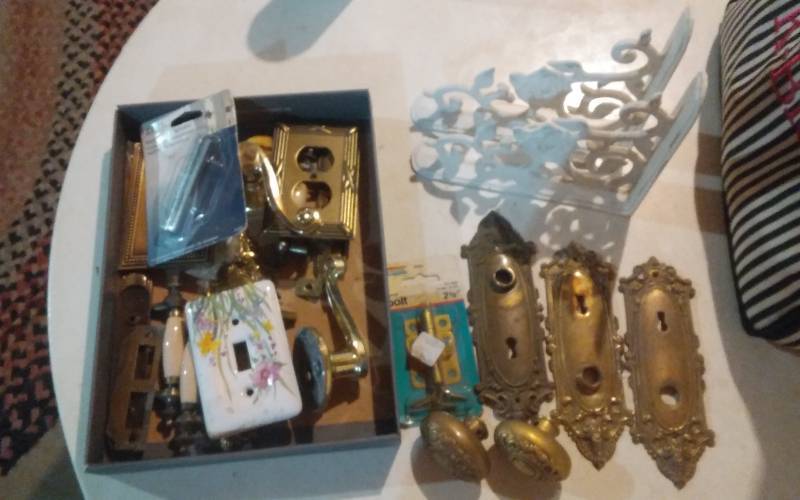 lot 84 image: Lot Of Shelf Brackets, Door Knobs, Vintage Hardware