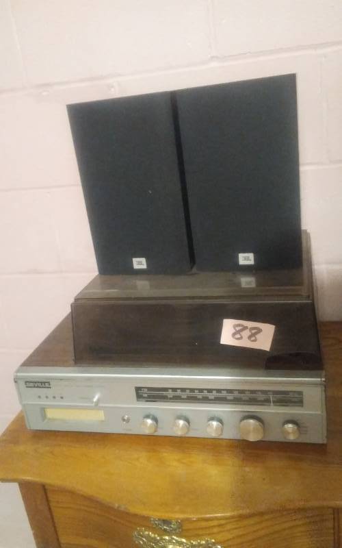 lot 88 image: Seville 8-Track Stereo Turntable With JBL Speakers