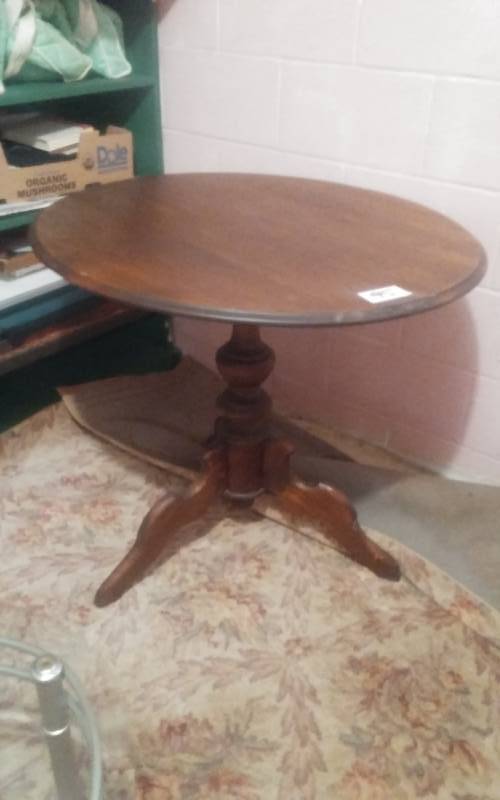 lot 95 image: Vintage Tilt-Top Parlor Table 33 Diameter