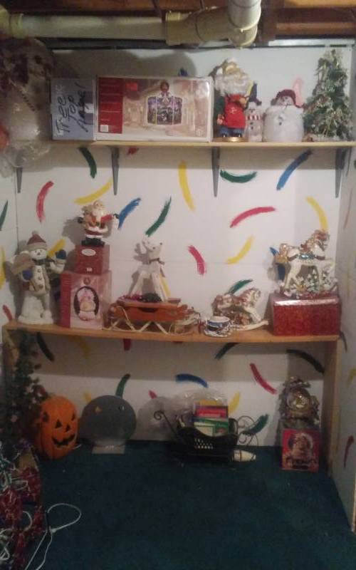lot 98 image: Storage Room FULL Of HolidaySeasonal Decor