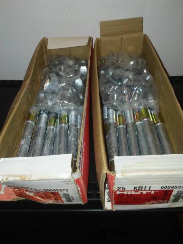lot 13 image: 2 Hilti Kwik Bolt II model 4572,