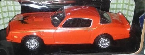 lot 26 image: 1977 Pontiac Firebird Trans Am American Classic Motor Max. 143 scale