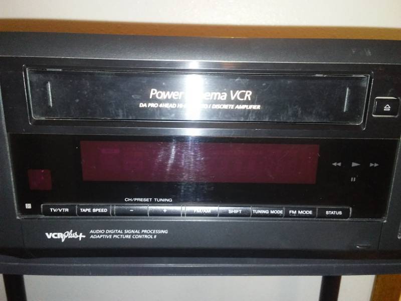 lot 42 image: Sony power Cinema VCR. Model SLV AV 100.