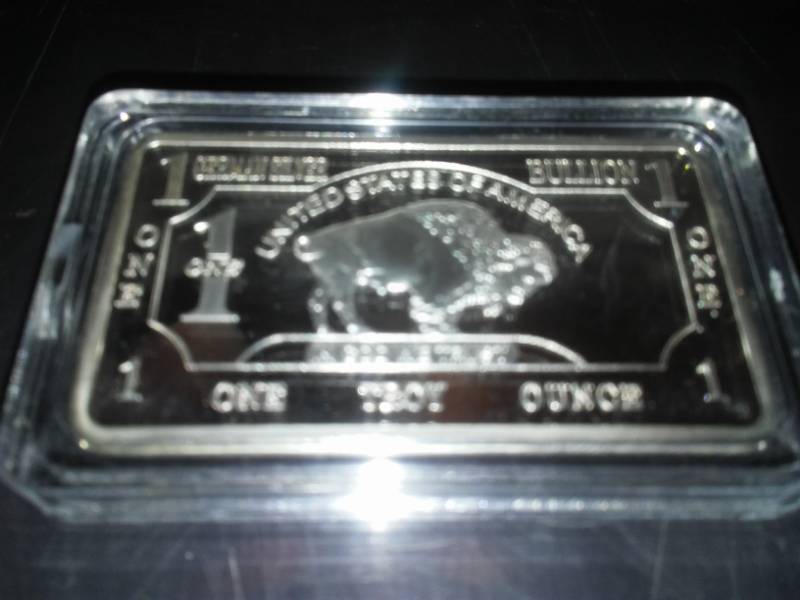 lot 53 image: One troy ounce silver NDSU Bison