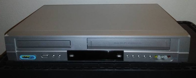 lot 68 image: Insignia DVD and VHS combo.