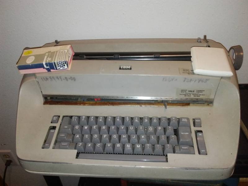 lot 78 image: IBM electric typewriter, Selectric model