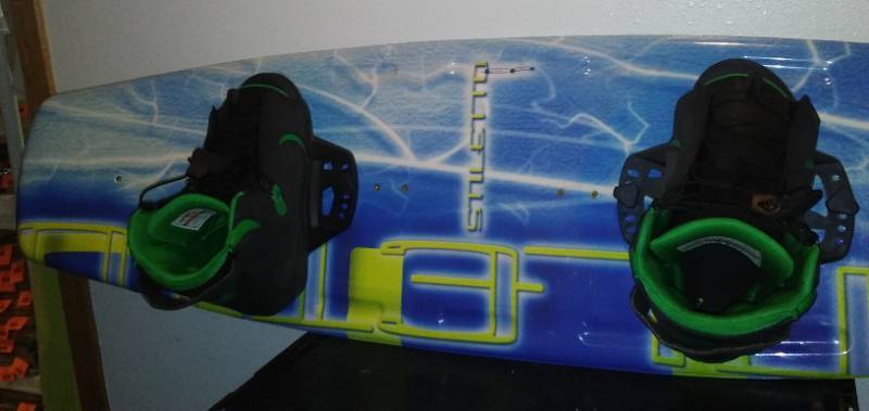 lot 81 image: EP Stiletto wakeboard and boots. Boots size 8 to 11.