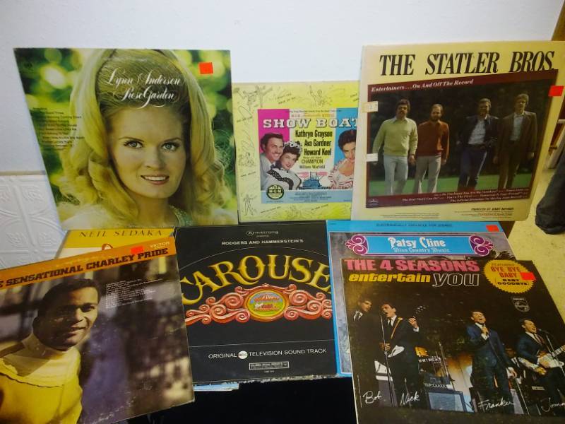 lot 89 image: 12 inch vinyl record albums, over 50 albums includes Patsy Cline, Charlie Pride, Lynn Anderson, Statler Brothers and more