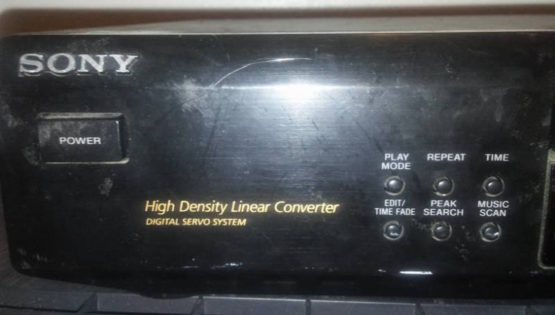 lot 109 image: Sony digital CD linear converter player.