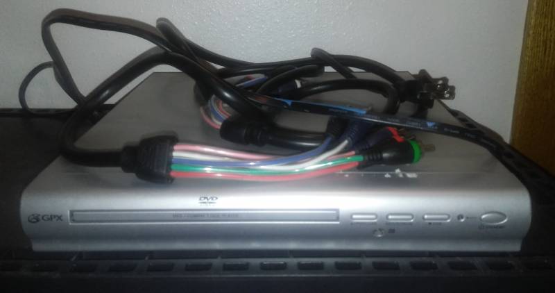 lot 111 image: 5 PX DVD player model D816 SIL includes heavy duty cables, compact size S-Video for camcorders etc.