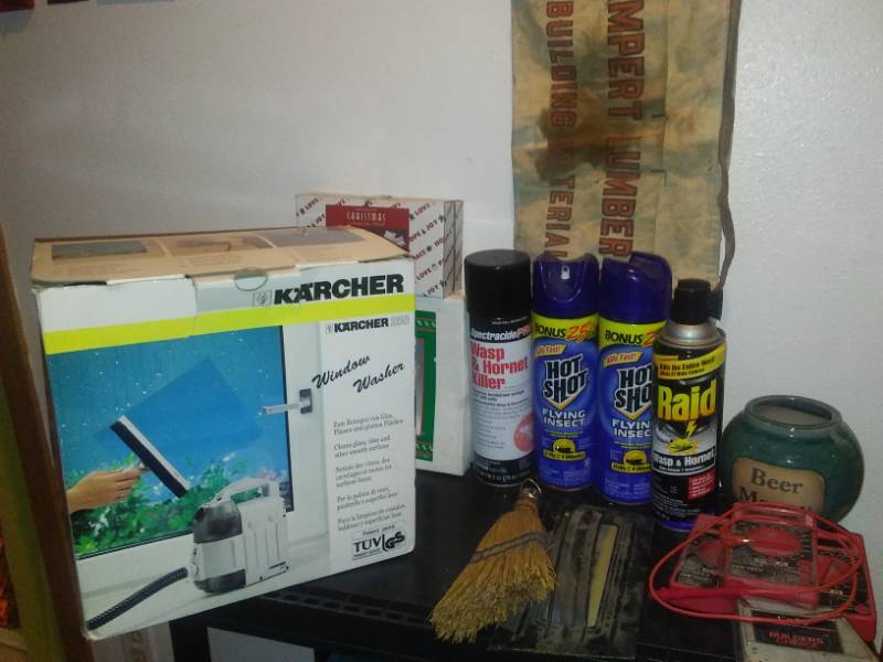 lot 123 image: Karcher Power Window Washer, totes and more