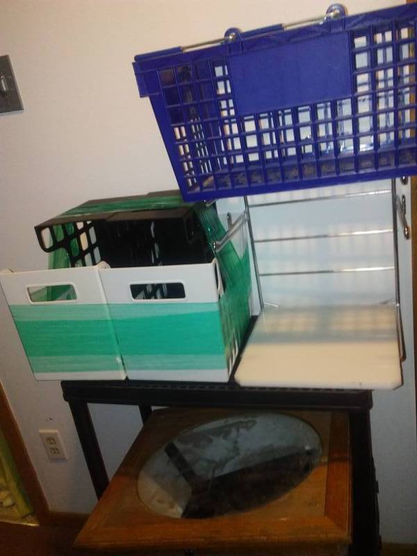 lot 129 image: Storage and magazine files basket file holder excellent condition
