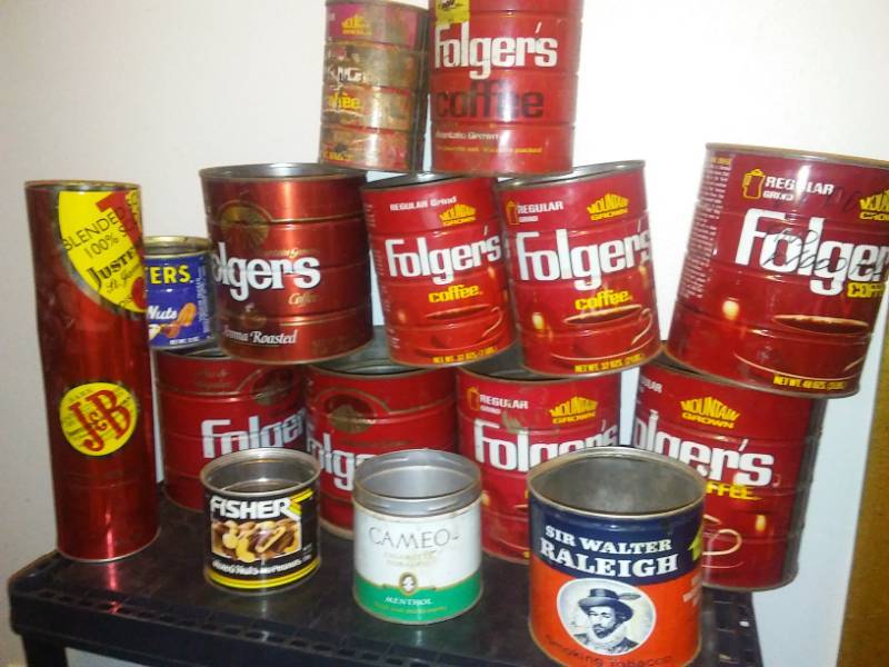 lot 130 image: 14 vintage metal cans