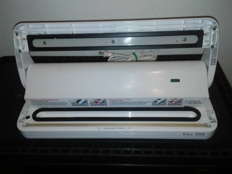 lot 141 image: Food Saver, Works Vac. 350.