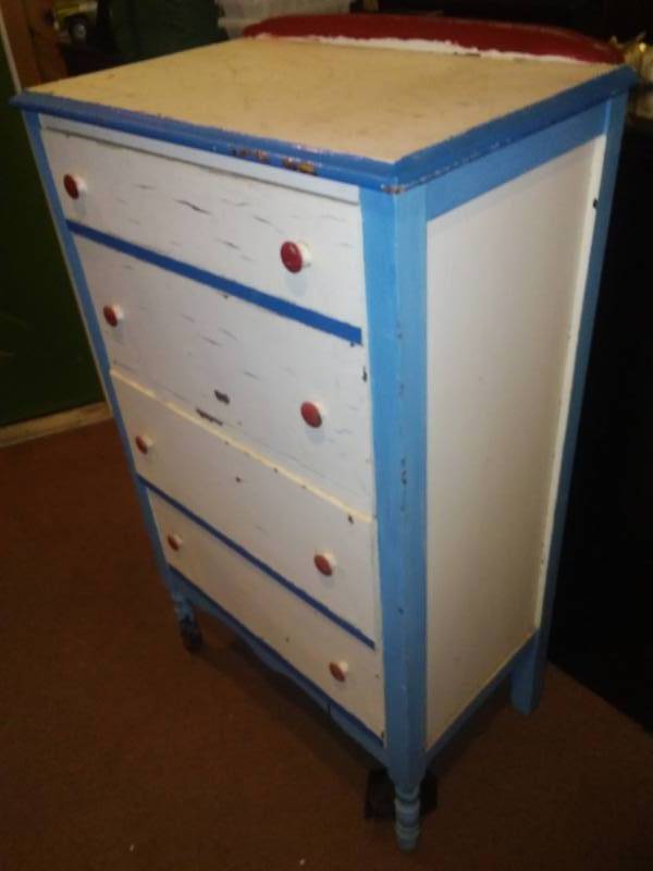 lot 146 image: Vintage 4 drawer dresser, 47T x 27 w x 17 d.
