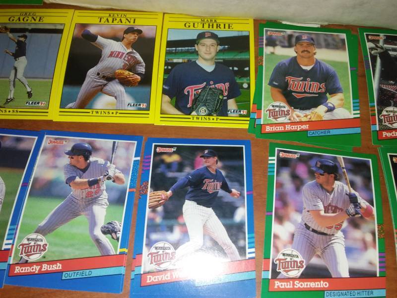 lot 81 image: 5000 MLB baseball cards sorted by teams. Twins