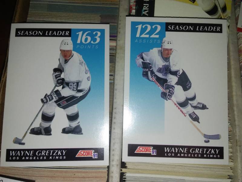 lot 107 image: 5000 cards - 3750 hockey by teams, NHL 1250 baseball teams, MLB. Gretzky, Messier, Taylor, Kurri, Blake, Robitlle, Fuhr, Tikkanen, Sutter.