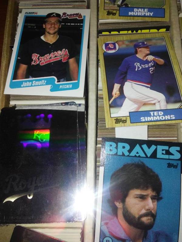 lot 109 image: 5000 cards baseball MLB by teams Atlanta Braves, Glavine, Smoltz, Stanton, Sutter, Blauserr, Murphy and Chief Wahoo