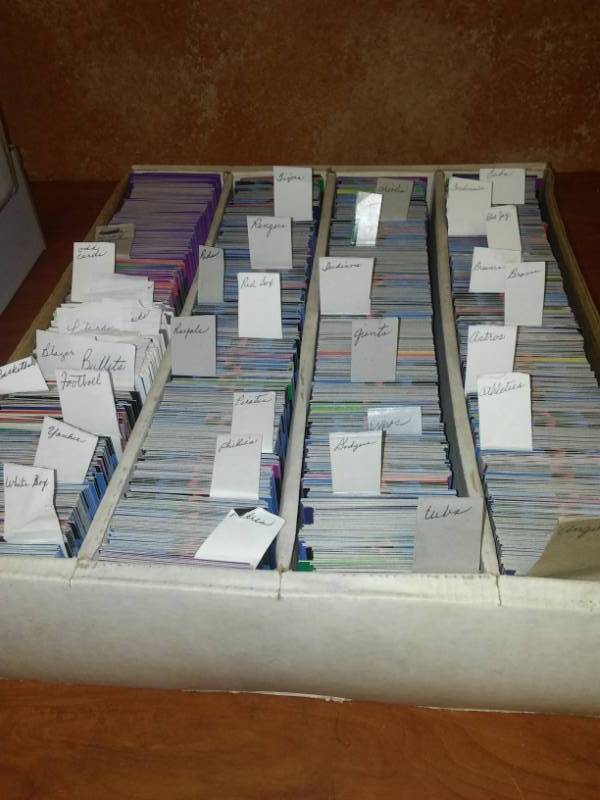 lot 110 image: 3000 cards, 2400 Baseball by Teams, 75 football, 200 NBA & more