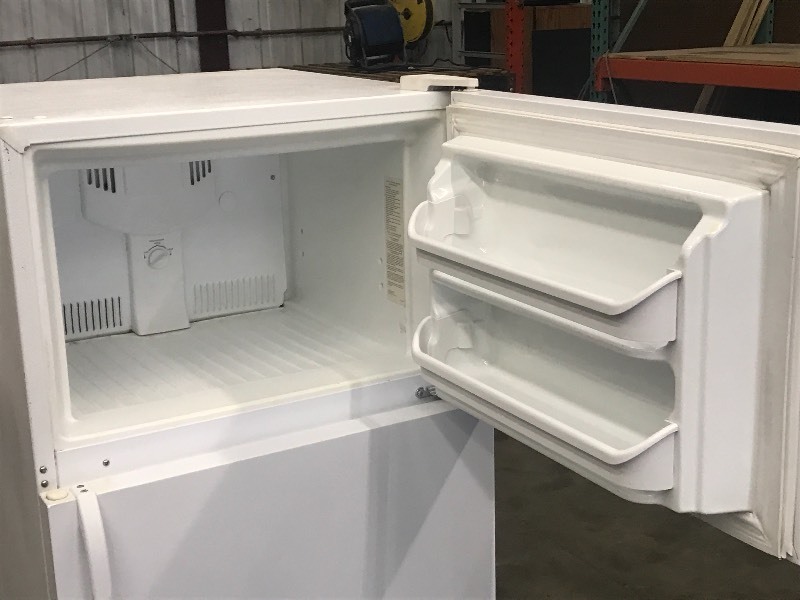 emerson mini fridge cr276be