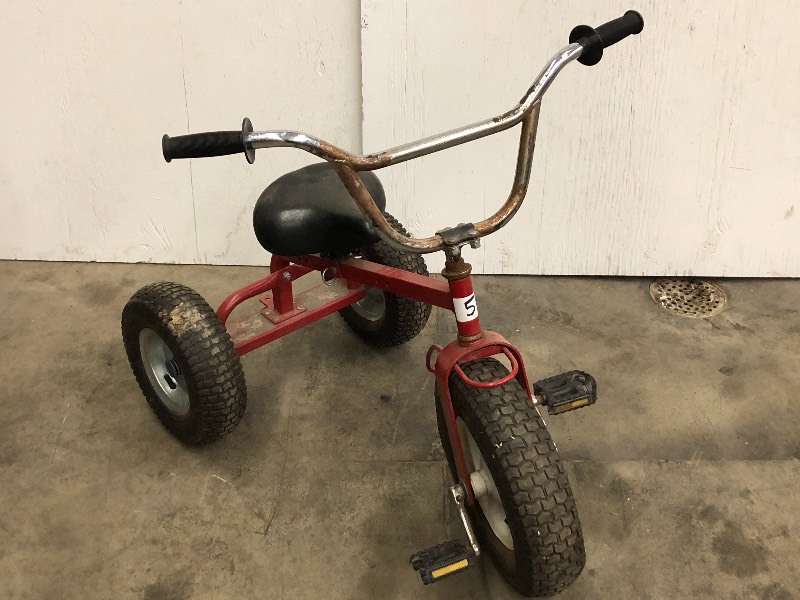 lot 5 image: Kids Tricycle With Pneumatic Tires ...