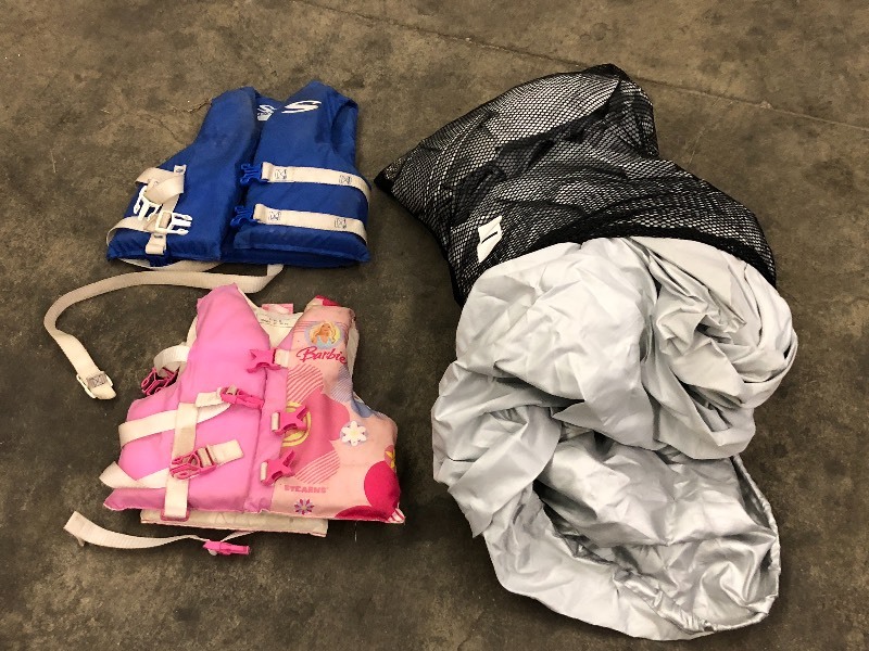 lot 11 image: Lot Of (2) Toddler Life Vests (30-...