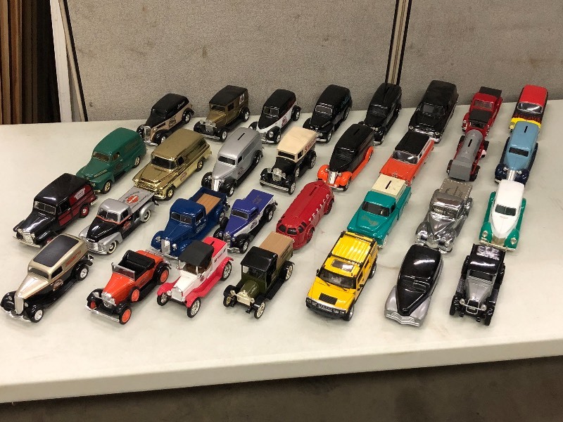 lot 19 image: Large Lot Of Assorted Die-Cast Coll...