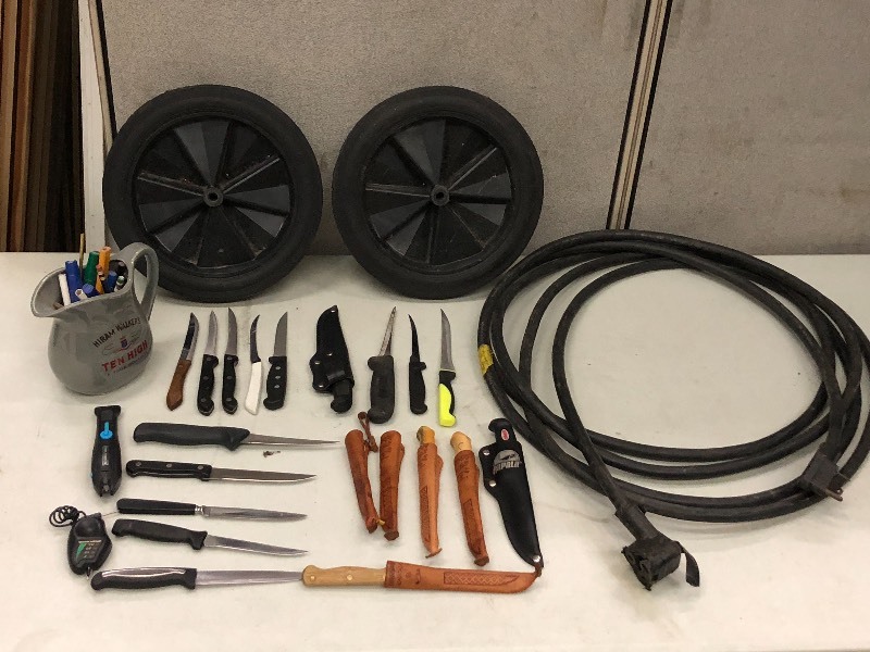 lot 44 image: Bucket Full Of Assorted Fillet Kniv...