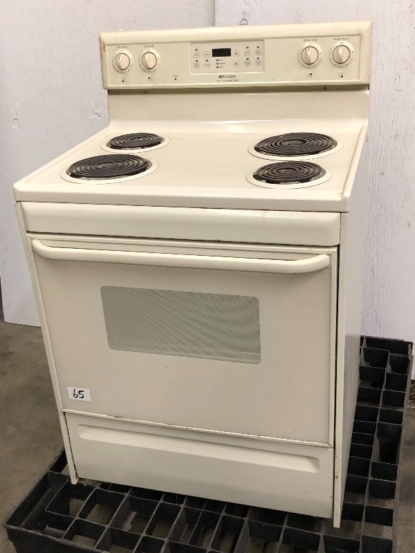 lot 65 image: Frigidaire 230Volt Electric Range, ...