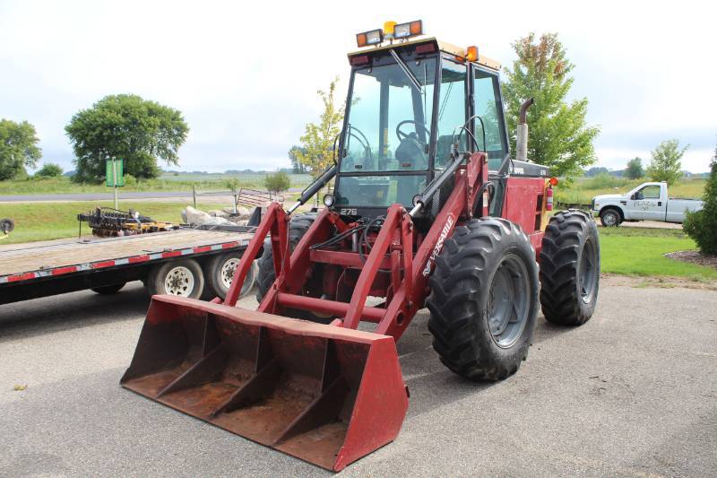 lot 447 image: Versatile Front End Loader