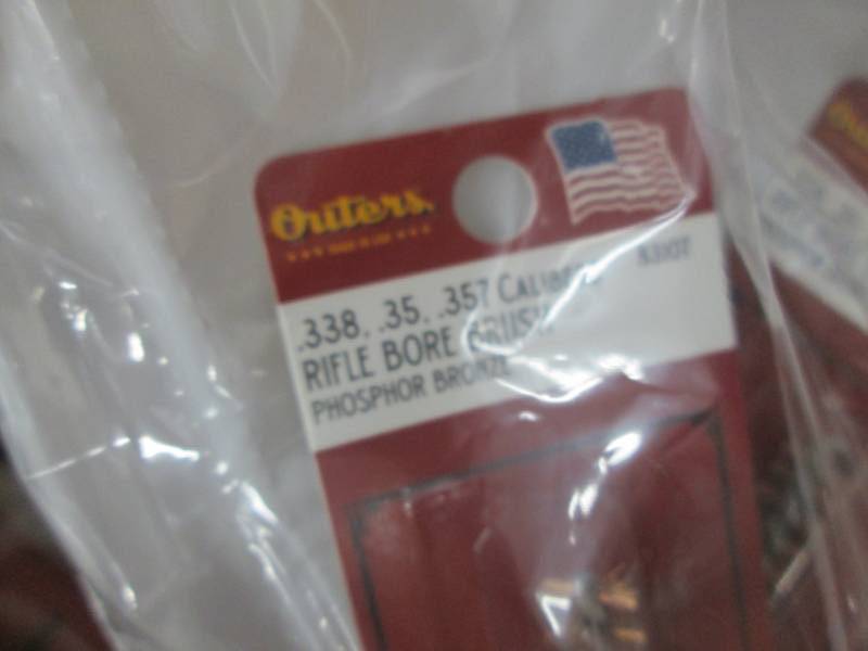 lot 293 image: Lot of 36 Outers Outers .338 - .375 Caliber Rifle Bronze Bore Brush (8-32 Threads) Retail $5.07ea