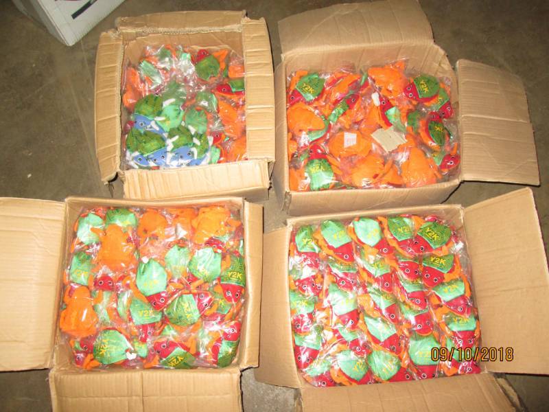 lot 47 image: 4 cases of commemorative y2k bugs...