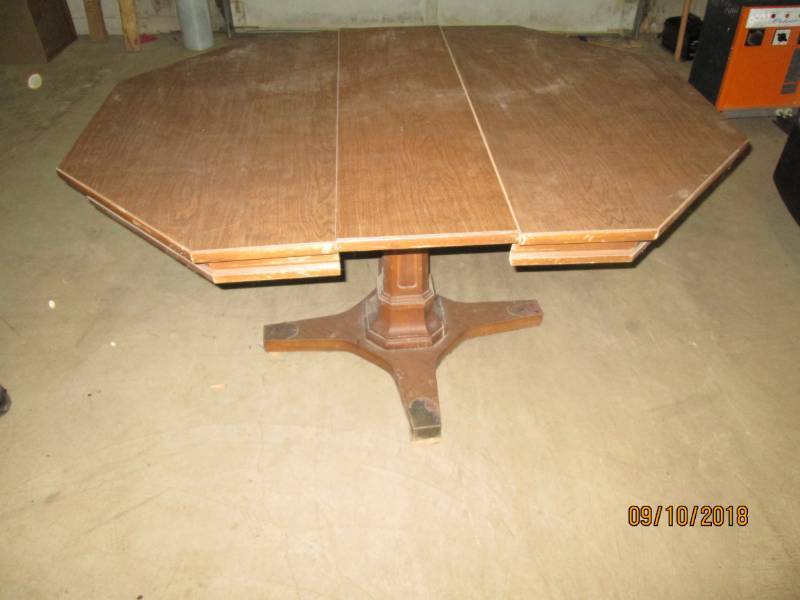 lot 59 image: Vintage wood table...