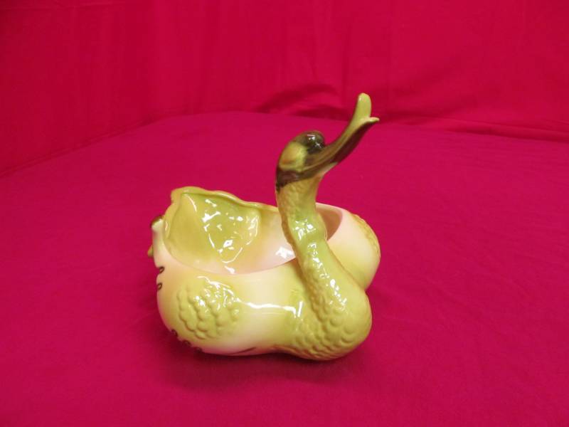 lot 7 image: Collectable Hall planter