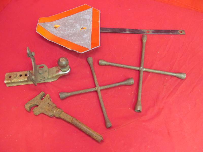 lot 62 image: auto parts