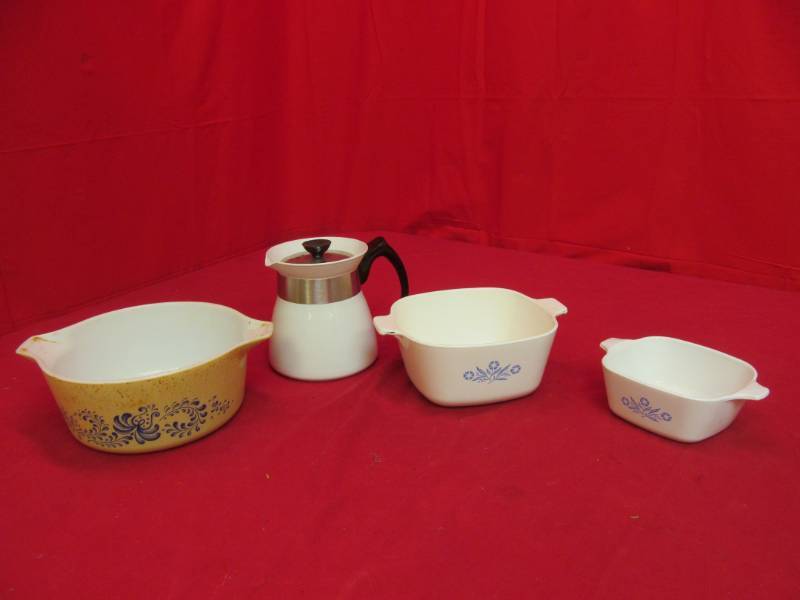 lot 89 image: Pyrex