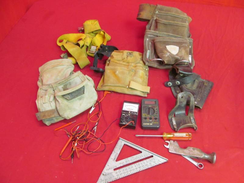 lot 92 image: tool bags