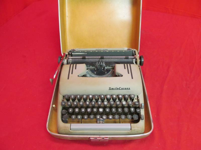 lot 95 image: typewriter
