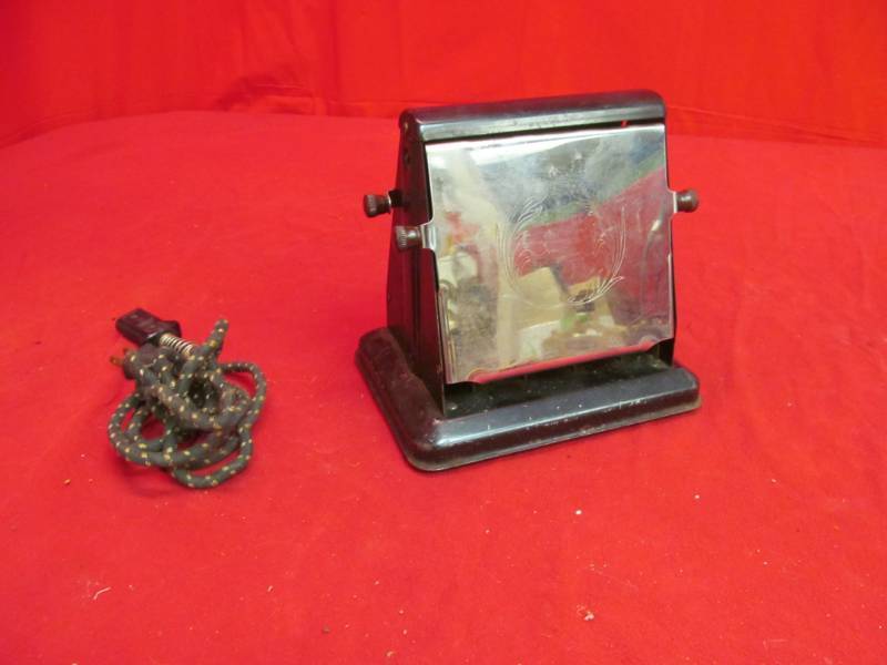 lot 99 image: toaster
