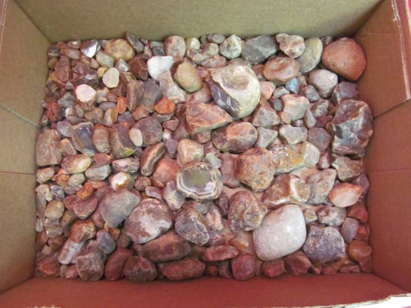 lot 111 image: Agates