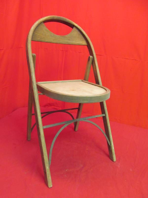 lot 127 image: chair